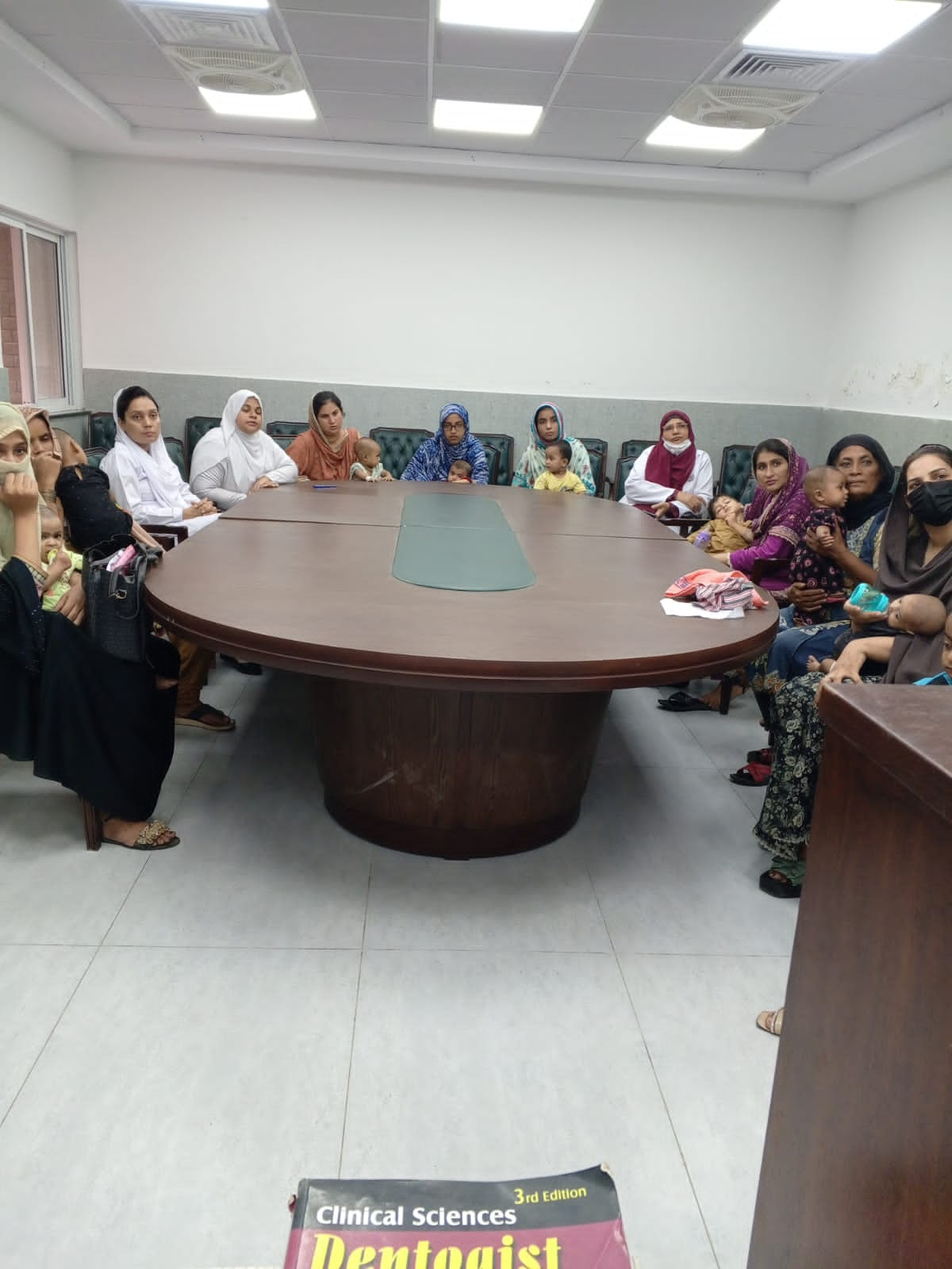 the-childrens-hospital-and-university-of-child-health-sciences-conducted-a-lecture-on-breastfeeding-along